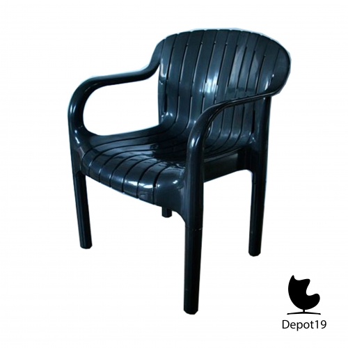 Pierre_Paulin_Dangari_allibert_monobloc_chair_1978_single_piece_plastic_chair_1.jpg