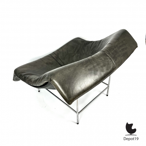 Gerard_van_den_berg_butterfly_lounge_chair__leather_cushion_chrome_metal_rod_frame_black_mesh_sling_1980s_depot19_Olst_vintage_design_classics_3.jpeg