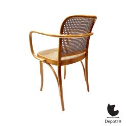 Alternative view of Josef Hoffman Thonet nr 811 Praag armleuningen stoel 1920s