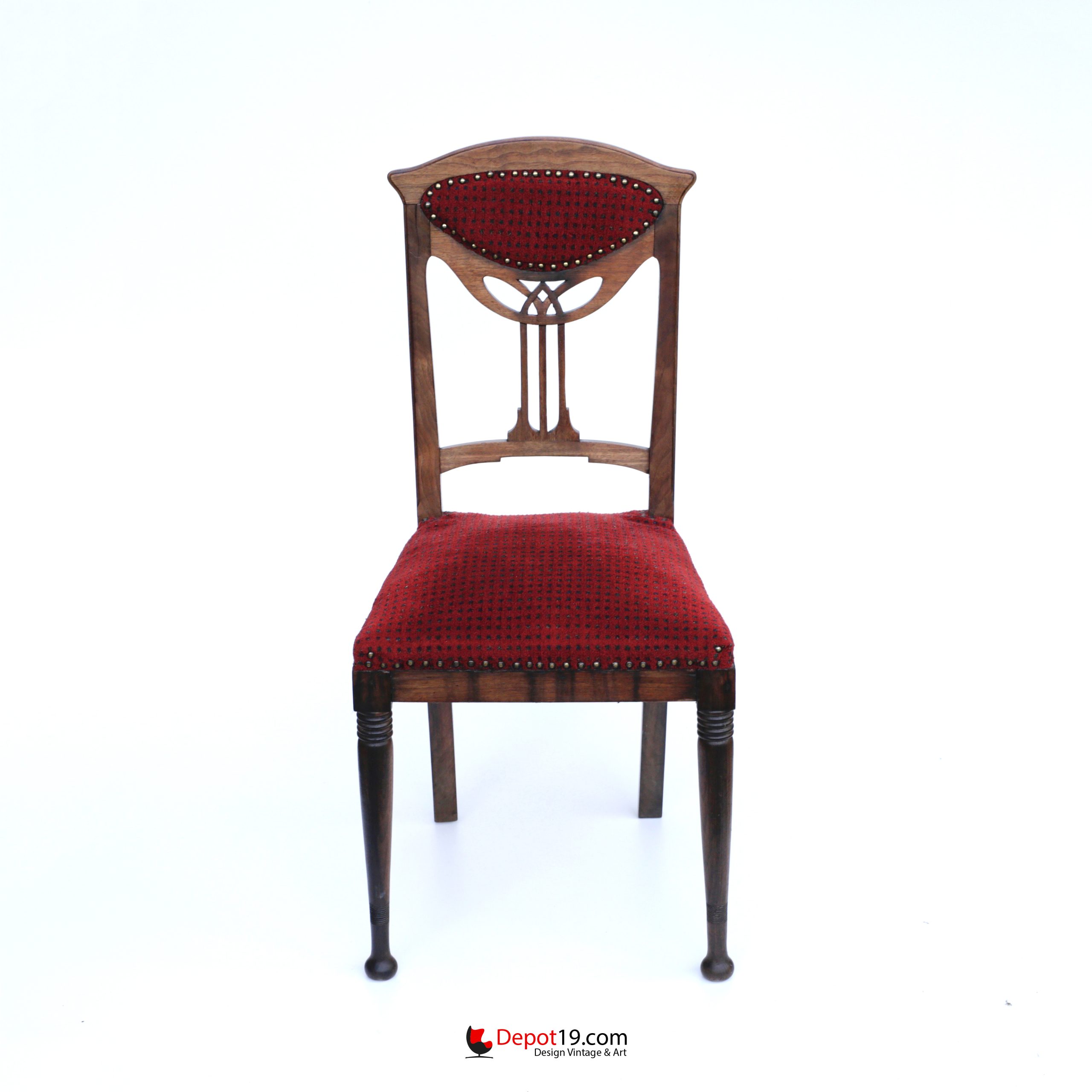 Jugendstil art deco stoel met houtsnijwerk