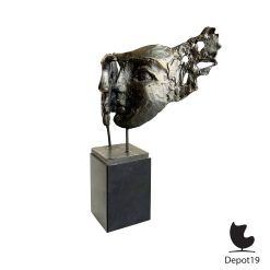 Alternative view of Bernadette Leijdekkers Samen Een Sculptuur brons