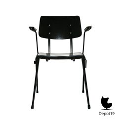 Alternative view of Wim Rietveld Galvanitas armstoel Oosterhout