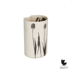 Cor-Unum-Manita-Kieft-design-vaas-met-tulpen-2004-3b