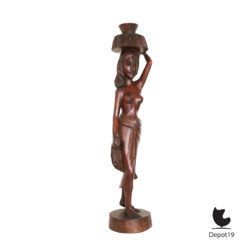 Balinees houtsnijwerk Fatimah style vrouw met mand ca 1950 1