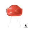 Rode Charles Ray Eames Herman Miller Dax stoel